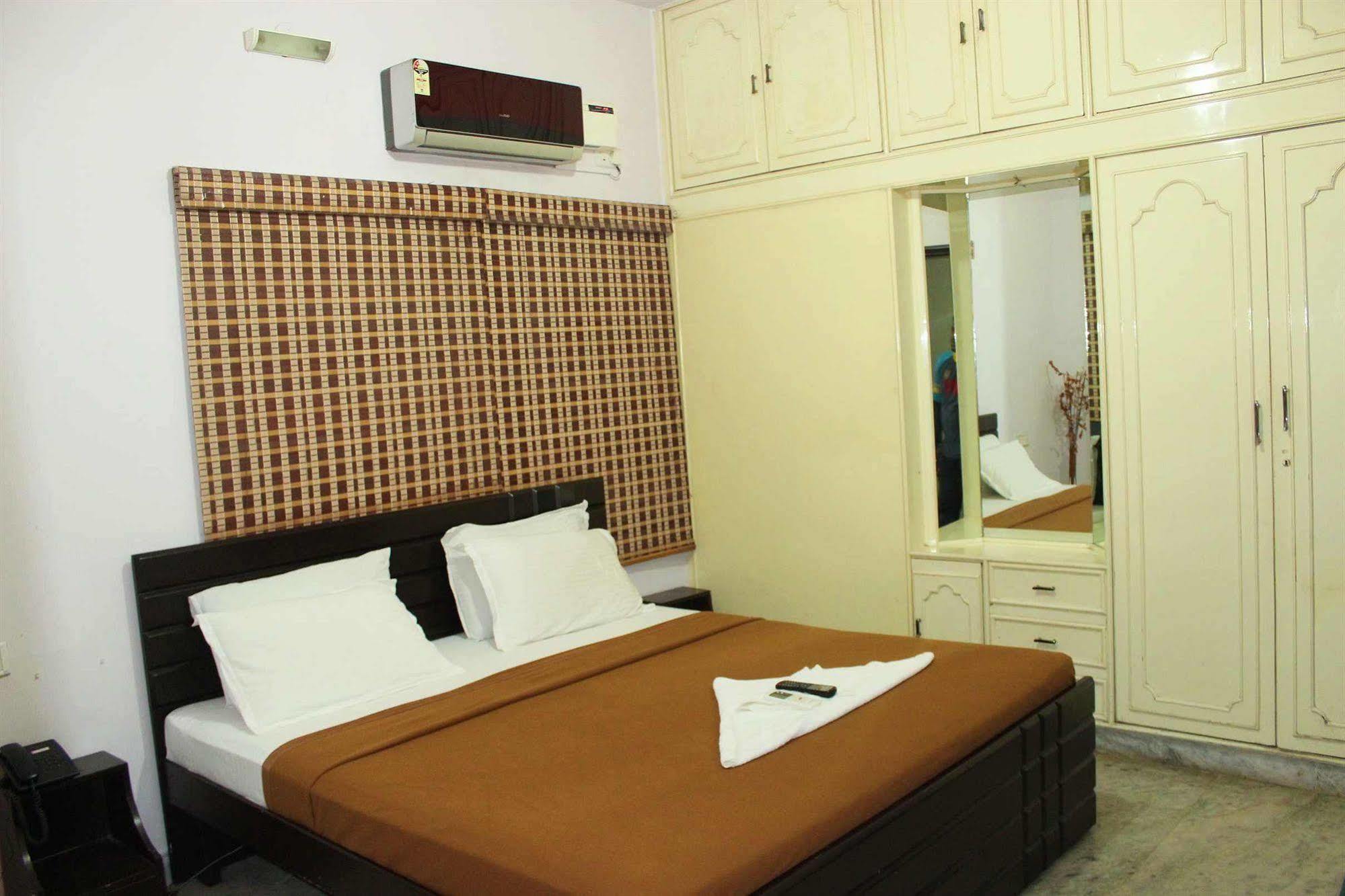 The New Casablanca Boutique Hotel Bangalore Bagian luar foto